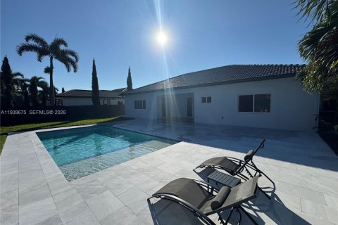 Villa ou maison à vendre à Miami Lakes, Floride: 4 chambres, 214.98 m2 № 1997025 - photo 5