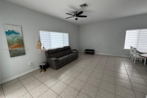 Villa ou maison à vendre à Miami Lakes, Floride: 4 chambres, 214.98 m2 № 1997025 - photo 10