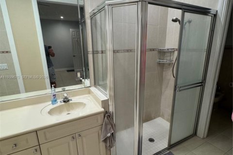 Villa ou maison à vendre à Miami Lakes, Floride: 4 chambres, 214.98 m2 № 1997025 - photo 13