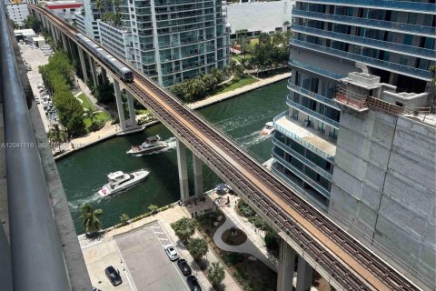 Copropriété à louer à Miami, Floride: 3 chambres, 103.4 m2 № 2184468 - photo 2