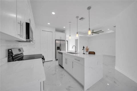 Casa en venta en Lehigh Acres, Florida, 4 dormitorios, 159.7 m2 № 2051566 - foto 16