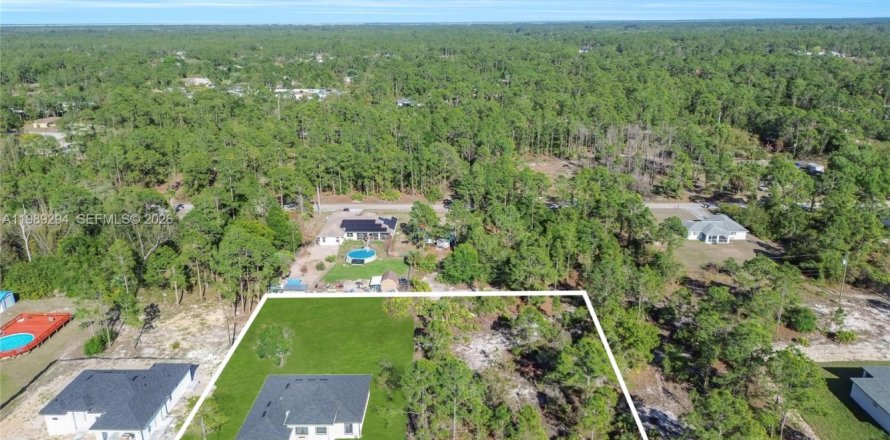 Casa en Lehigh Acres, Florida 4 dormitorios, 159.7 m2 № 2051566