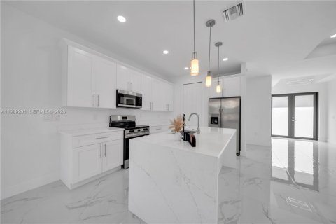 Casa en venta en Lehigh Acres, Florida, 4 dormitorios, 159.7 m2 № 2051566 - foto 15