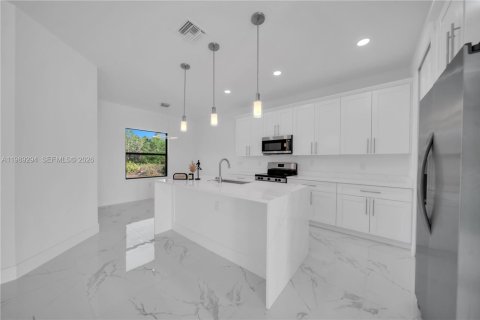 Casa en venta en Lehigh Acres, Florida, 4 dormitorios, 159.7 m2 № 2051566 - foto 17