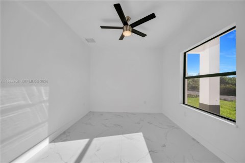 Casa en venta en Lehigh Acres, Florida, 4 dormitorios, 159.7 m2 № 2051566 - foto 12