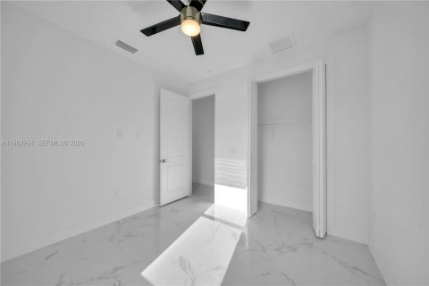 Casa en venta en Lehigh Acres, Florida, 4 dormitorios, 159.7 m2 № 2051566 - foto 30