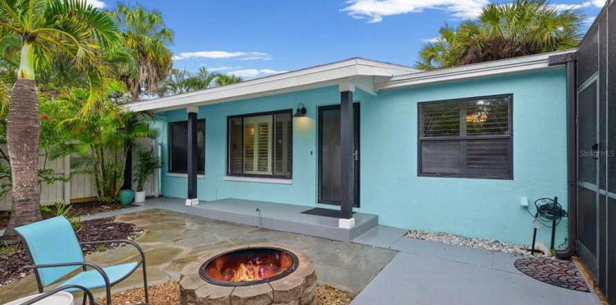 Villa ou maison à Saint Petersburg, Floride 3 chambres, 106.84 m2 № 2408270