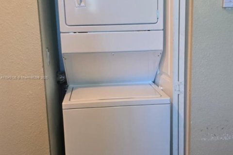 Снять в аренду кондоминиум в Ривьера-Бич, Флорида 3 спальни, 97.45м2, № 1836278 - фото 10