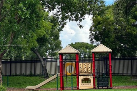 Снять в аренду кондоминиум в Ривьера-Бич, Флорида 3 спальни, 97.45м2, № 1836278 - фото 13