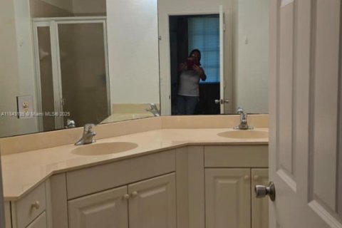 Снять в аренду кондоминиум в Ривьера-Бич, Флорида 3 спальни, 97.45м2, № 1836278 - фото 8