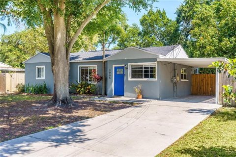 Casa en venta en Tampa, Florida, 2 dormitorios, 124.3 m2 № 1915754 - foto 1