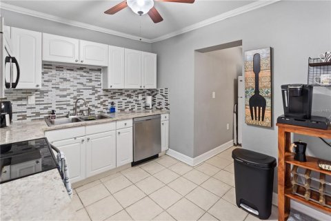 Casa en venta en Tampa, Florida, 2 dormitorios, 124.3 m2 № 1915754 - foto 10