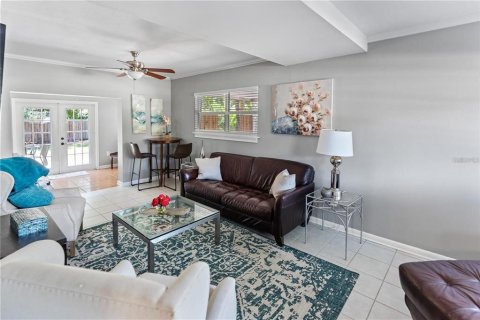 Casa en venta en Tampa, Florida, 2 dormitorios, 124.3 m2 № 1915754 - foto 6
