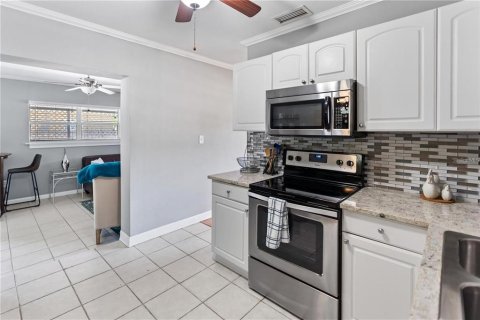 Casa en venta en Tampa, Florida, 2 dormitorios, 124.3 m2 № 1915754 - foto 8