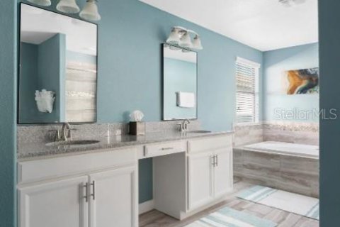 Casa en venta en Davenport, Florida, 6 dormitorios, 316.24 m2 № 1718305 - foto 29