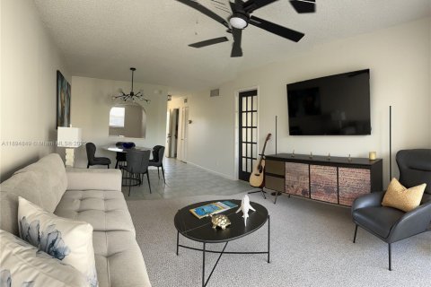 Condominio en alquiler en Lauderdale-by-the-Sea, Florida, 1 dormitorio, 78.97 m2 № 1949277 - foto 5