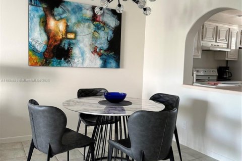 Condominio en alquiler en Lauderdale-by-the-Sea, Florida, 1 dormitorio, 78.97 m2 № 1949277 - foto 13