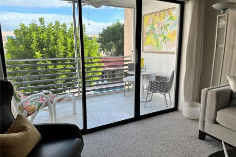 Condominio en alquiler en Lauderdale-by-the-Sea, Florida, 1 dormitorio, 78.97 m2 № 1949277 - foto 9