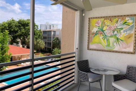 Condominio en alquiler en Lauderdale-by-the-Sea, Florida, 1 dormitorio, 78.97 m2 № 1949277 - foto 12