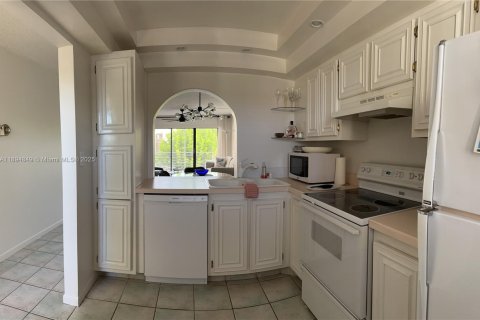 Condominio en alquiler en Lauderdale-by-the-Sea, Florida, 1 dormitorio, 78.97 m2 № 1949277 - foto 17