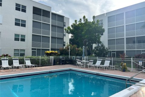 Condominio en alquiler en Lauderdale-by-the-Sea, Florida, 1 dormitorio, 78.97 m2 № 1949277 - foto 26