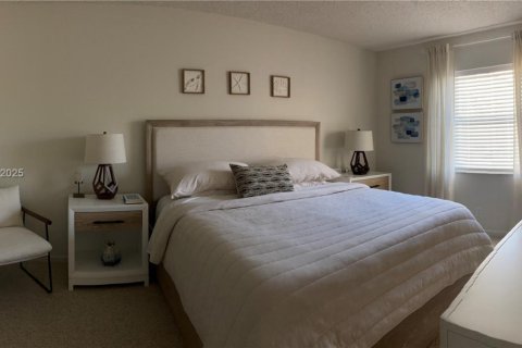 Condominio en alquiler en Lauderdale-by-the-Sea, Florida, 1 dormitorio, 78.97 m2 № 1949277 - foto 19