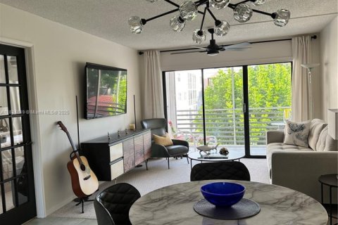 Condominio en alquiler en Lauderdale-by-the-Sea, Florida, 1 dormitorio, 78.97 m2 № 1949277 - foto 8