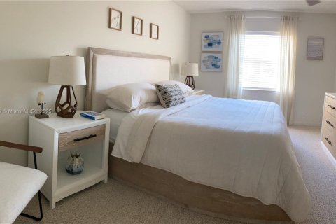 Condominio en alquiler en Lauderdale-by-the-Sea, Florida, 1 dormitorio, 78.97 m2 № 1949277 - foto 20