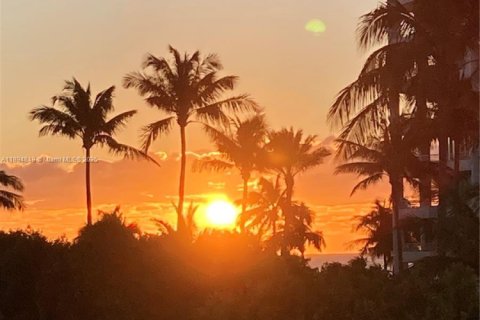 Condominio en alquiler en Lauderdale-by-the-Sea, Florida, 1 dormitorio, 78.97 m2 № 1949277 - foto 2