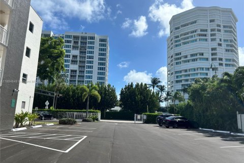 Condominio en alquiler en Lauderdale-by-the-Sea, Florida, 1 dormitorio, 78.97 m2 № 1949277 - foto 30