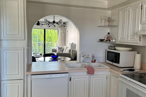 Condominio en alquiler en Lauderdale-by-the-Sea, Florida, 1 dormitorio, 78.97 m2 № 1949277 - foto 14