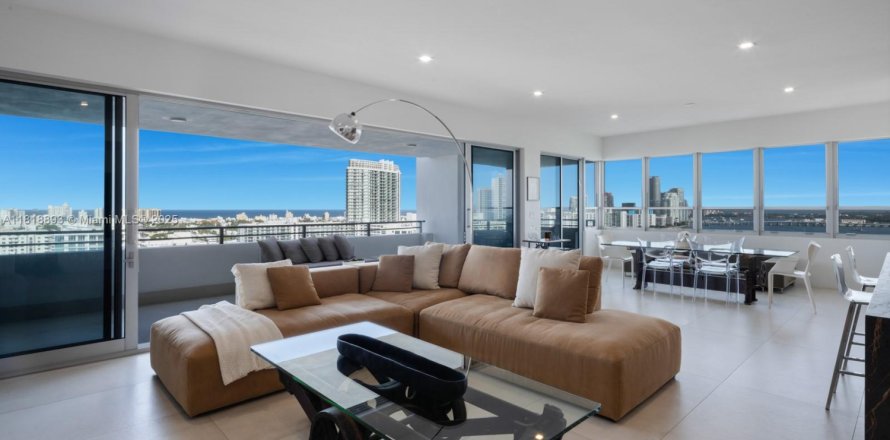 Condominio en Miami Beach, Florida, 2 dormitorios № 1781619