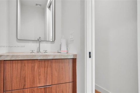 Casa en venta en Miami, Florida, 3 dormitorios, 160.07 m2 № 1897431 - foto 14