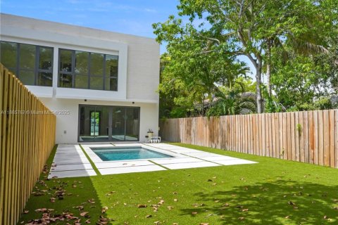 Casa en venta en Miami, Florida, 3 dormitorios, 160.07 m2 № 1897431 - foto 9