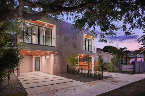 Casa en venta en Miami, Florida, 3 dormitorios, 160.07 m2 № 1897431 - foto 4