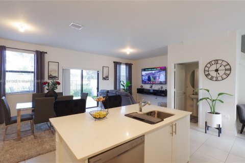 Adosado en venta en Miami Gardens, Florida, 3 dormitorios, 131.83 m2 № 1832246 - foto 6