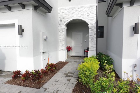 Adosado en venta en Miami Gardens, Florida, 3 dormitorios, 131.83 m2 № 1832246 - foto 2