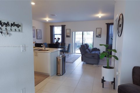 Adosado en venta en Miami Gardens, Florida, 3 dormitorios, 131.83 m2 № 1832246 - foto 4