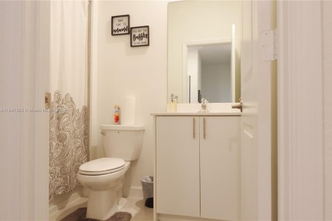 Adosado en venta en Miami Gardens, Florida, 3 dormitorios, 131.83 m2 № 1832246 - foto 21