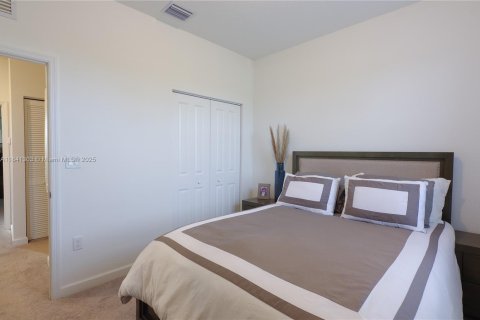Adosado en venta en Miami Gardens, Florida, 3 dormitorios, 131.83 m2 № 1832246 - foto 17
