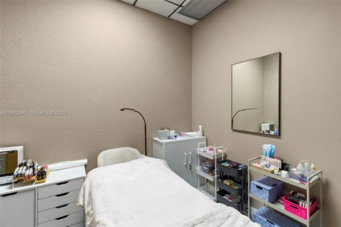 Immobilier commercial à vendre à Fort Lauderdale, Floride № 2080930 - photo 27