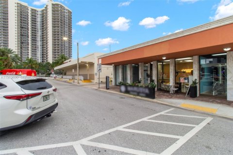 Immobilier commercial à vendre à Fort Lauderdale, Floride № 2080930 - photo 9