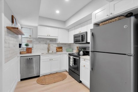 Villa ou maison à vendre à Seminole, Floride: 2 chambres, 144 m2 № 2434489 - photo 6
