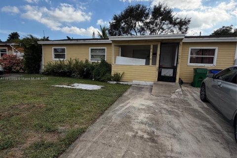 Casa en venta en Margate, Florida, 3 dormitorios, 91.79 m2 № 1966049 - foto 1