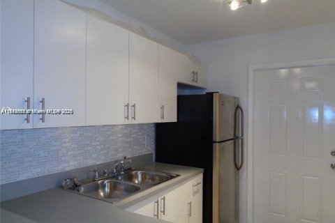 Купить кондоминиум в Майами, Флорида 2 спальни, 85.47м2, № 1940017 - фото 5