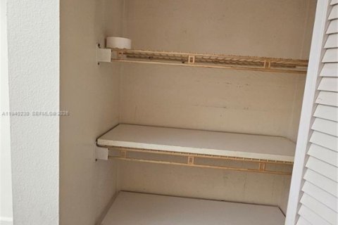 Copropriété à vendre à Tamarac, Floride: 1 chambre, 63.17 m2 № 1998141 - photo 7