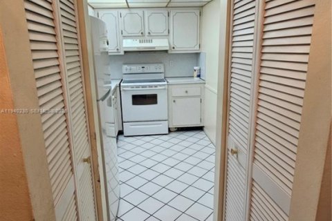 Copropriété à vendre à Tamarac, Floride: 1 chambre, 63.17 m2 № 1998141 - photo 2