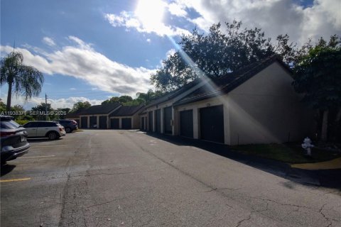 Condo in Pompano Beach, Florida, 1 bedroom  № 1995993 - photo 18