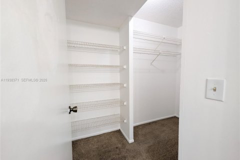 Снять в аренду кондоминиум в Помпано-Бич, Флорида 1 спальня, 57.6м2, № 1995993 - фото 19