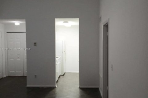 Condo in Pompano Beach, Florida, 1 bedroom  № 1995993 - photo 5